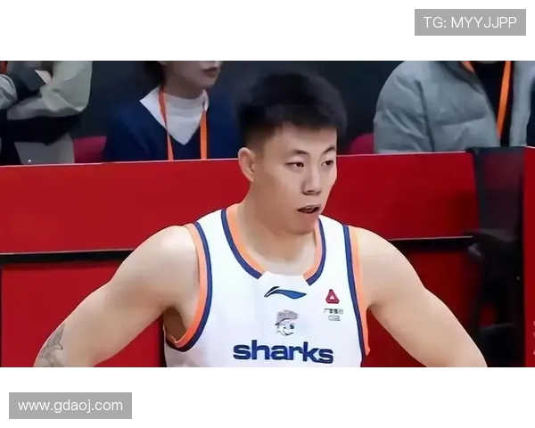 张镇麟布朗发威上海半场领先